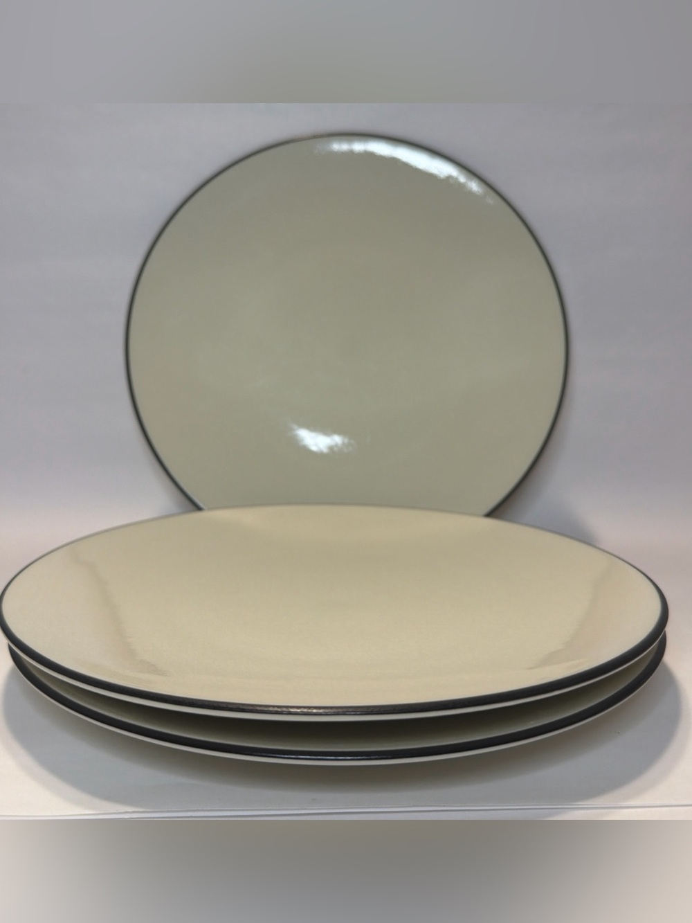 3 Crate & Barrel Kathleen Wills KITA 8.5" Ivory Crackle Salad Dessert Plates